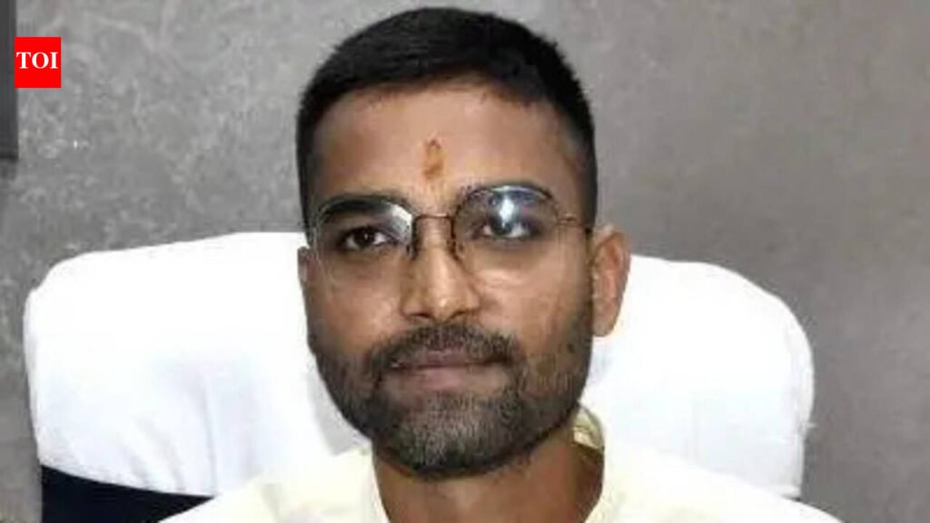 SC plea questions continuation
of Deepak Prakash as minister | Patna News