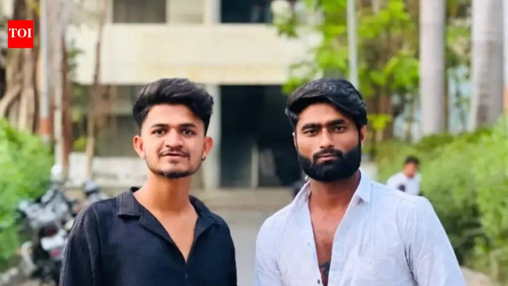 Midnight tea stall tiff turns deadly, 2 friends killed | Surat News