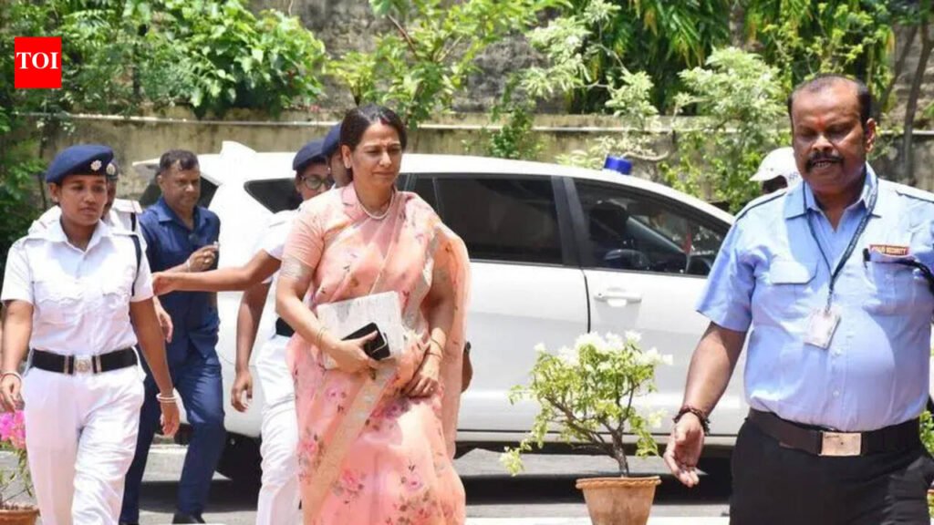 Govt dissolves KMC board, names admin | Kolkata News