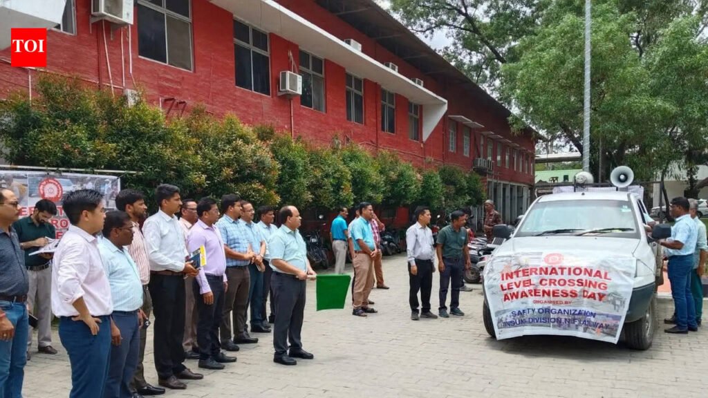 Tinsukia rail division spreads awareness on safety at level crossings | Guwahati News