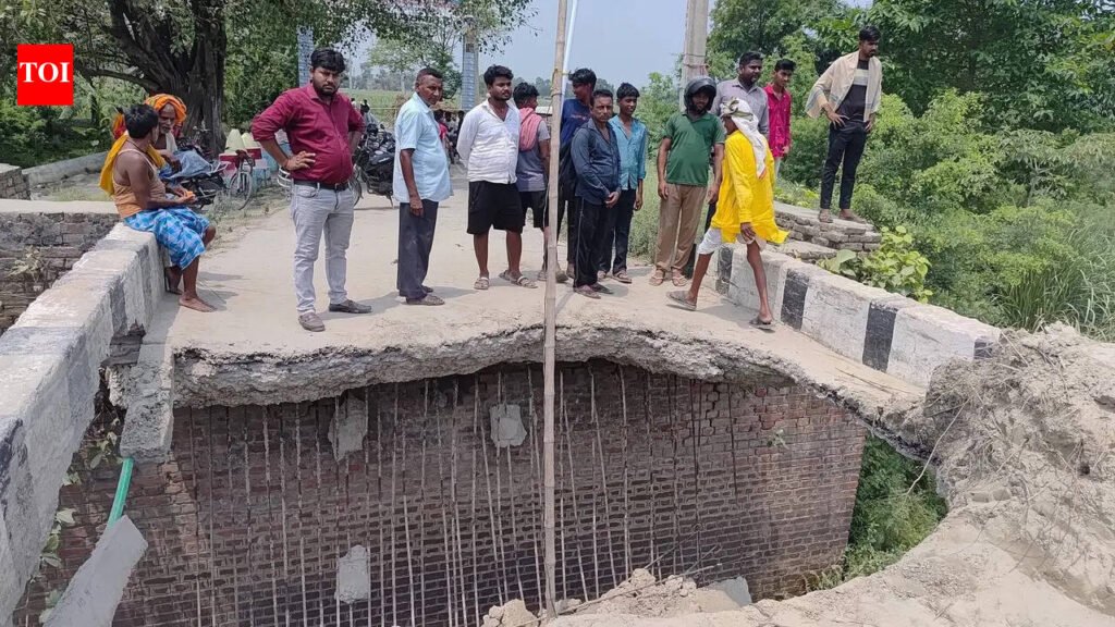 35-year-old bridge collapses in W Champaran, villages cut off | Patna News