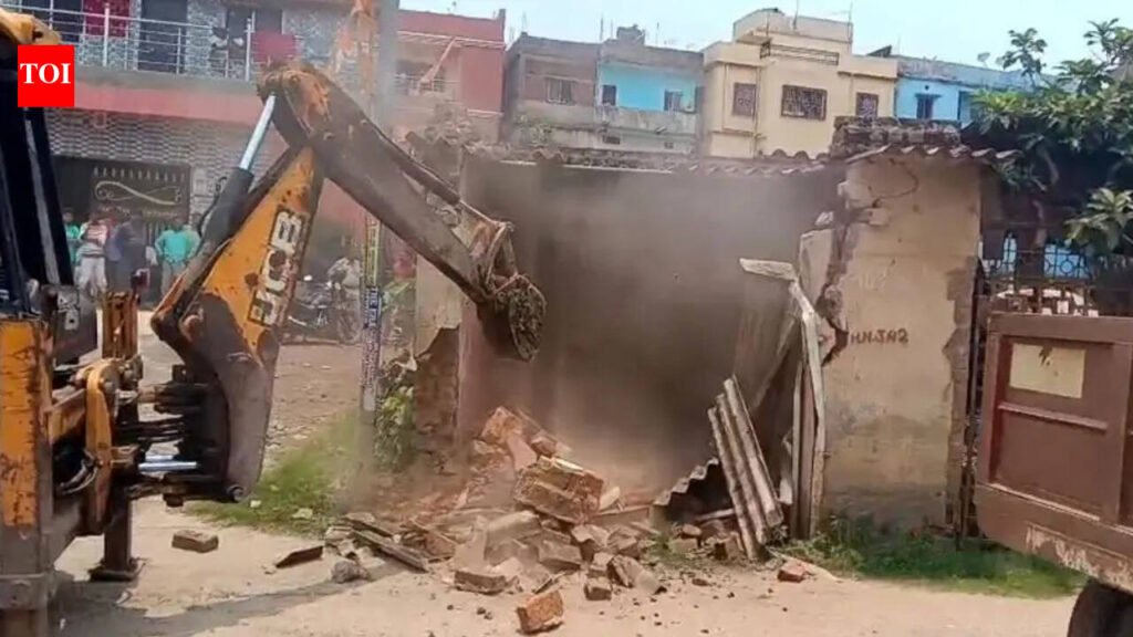 RMC intensifies crackdown on illegal buildings over water bodies | Ranchi News