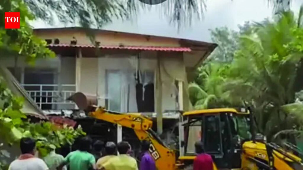 21 illegal structures razed at Calangute beach | Goa News
