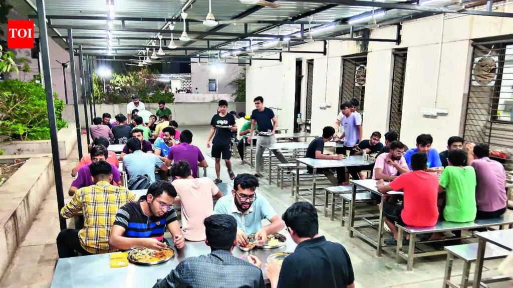AI 171: BJ Medical students run canteens for 1,200 medicos | Ahmedabad News