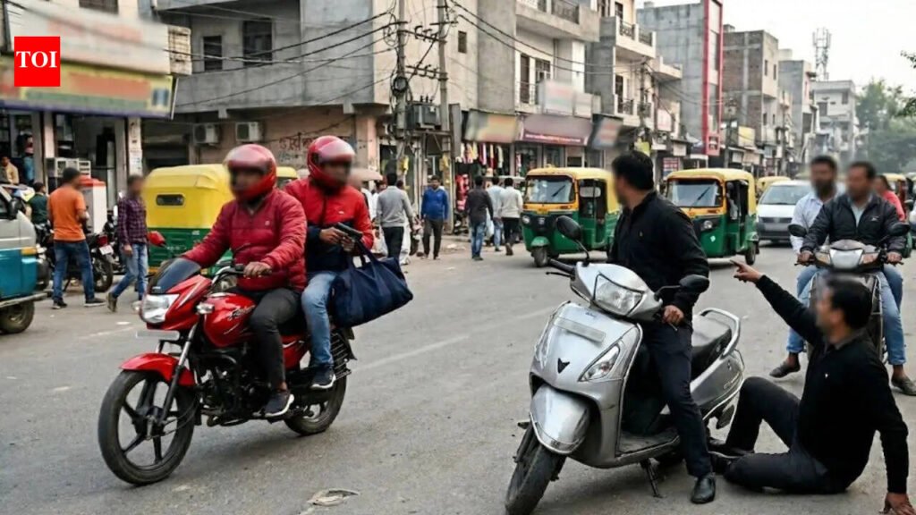 Rs 1. 5cr heist: 2 on bike intercept Delhi firm staff, brandish weapon, flee with bag full of cash | Delhi News
