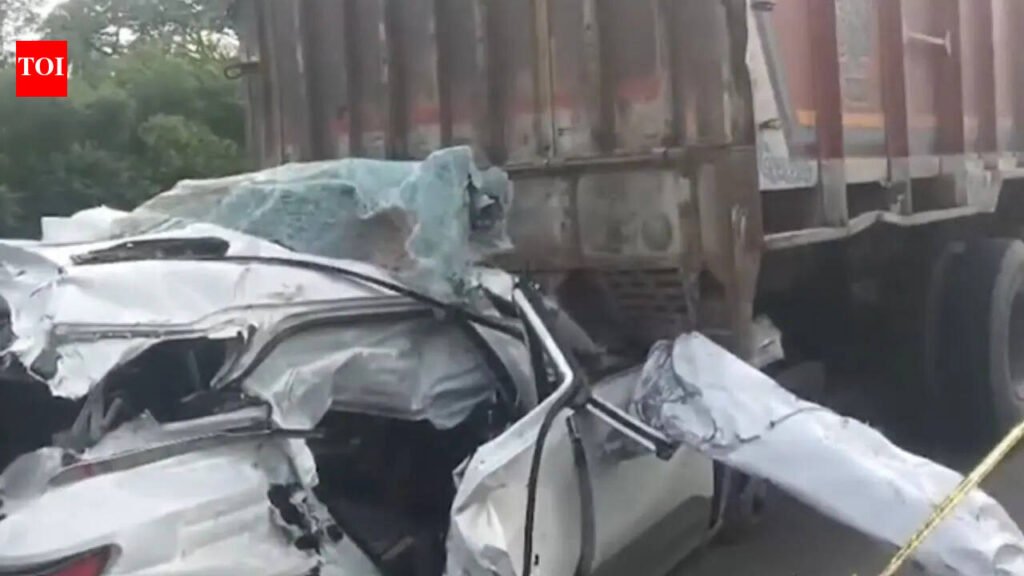 3 SHOs, driver killed as SUV crashes into truck in Bihar’s Begusarai | Patna News