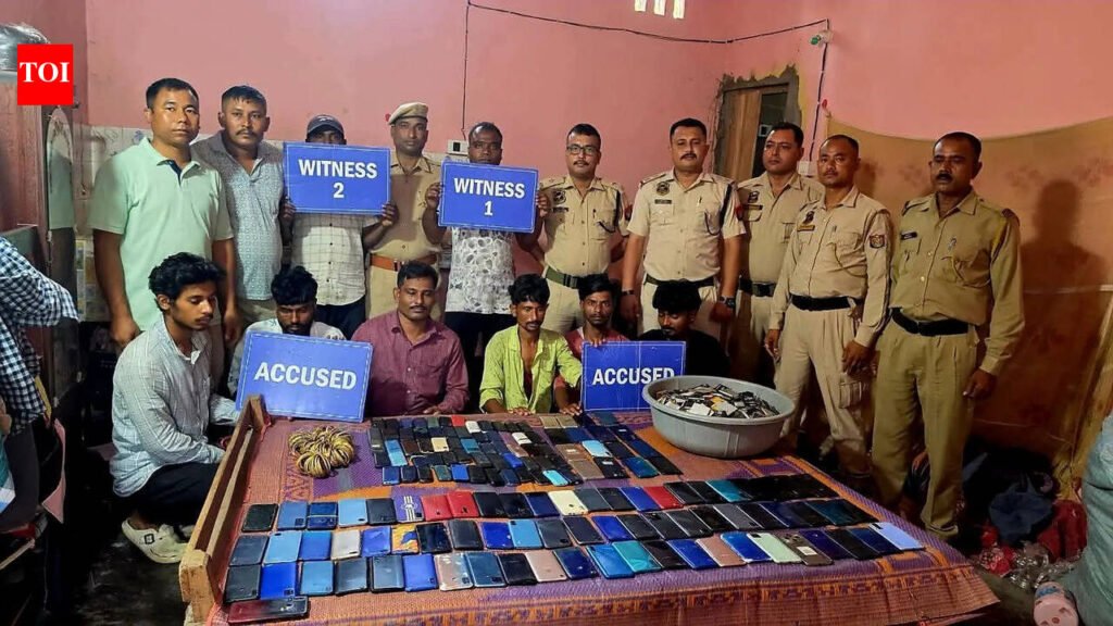 Lakhimpur cops bust mobile theft gang, arrest 6, seize 146 phones | Guwahati News