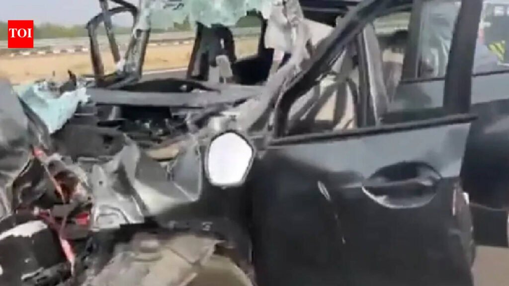 4 dead after speeding car crashes into truck in UP, alcohol suspicion surfaces | Kanpur News