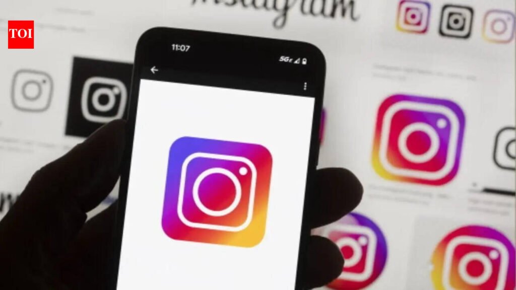 UAE users report disruptions across Facebook and Instagram as Meta hit by global outage