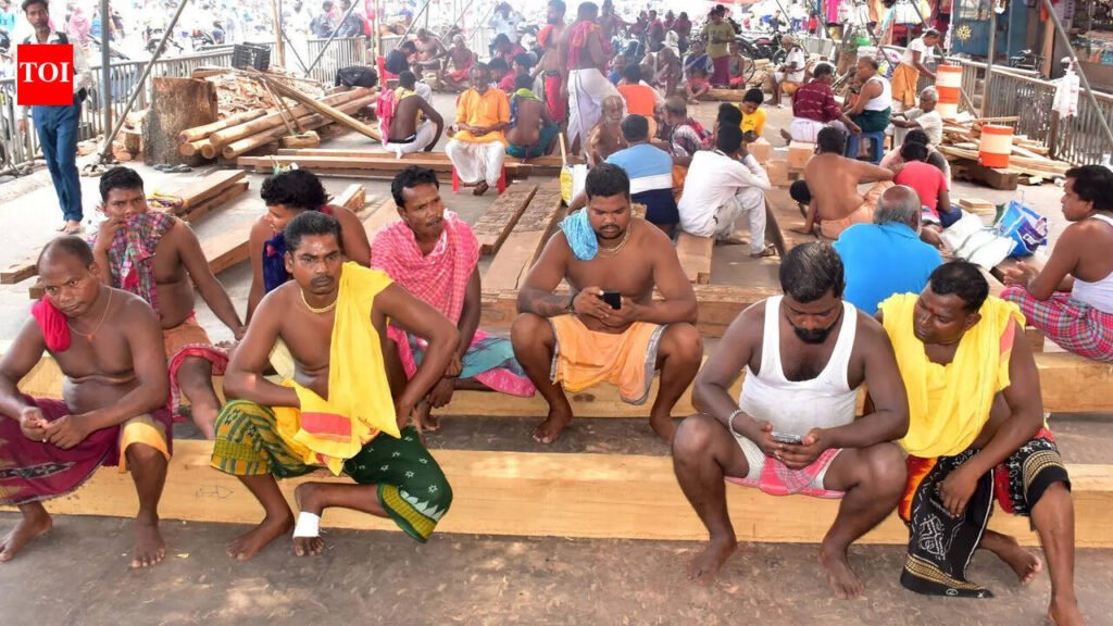 Puri chariot-makers halt work for 4 hrs after dispute over leftover wood | Bhubaneswar News