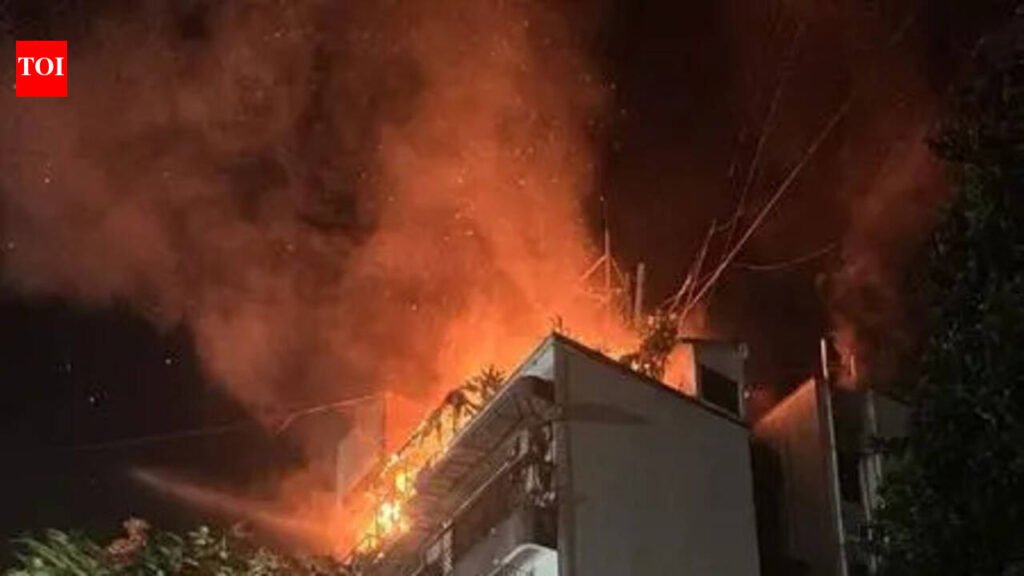 1 feared trapped as fire engulfs 7th floor of Bandra building | Mumbai News
