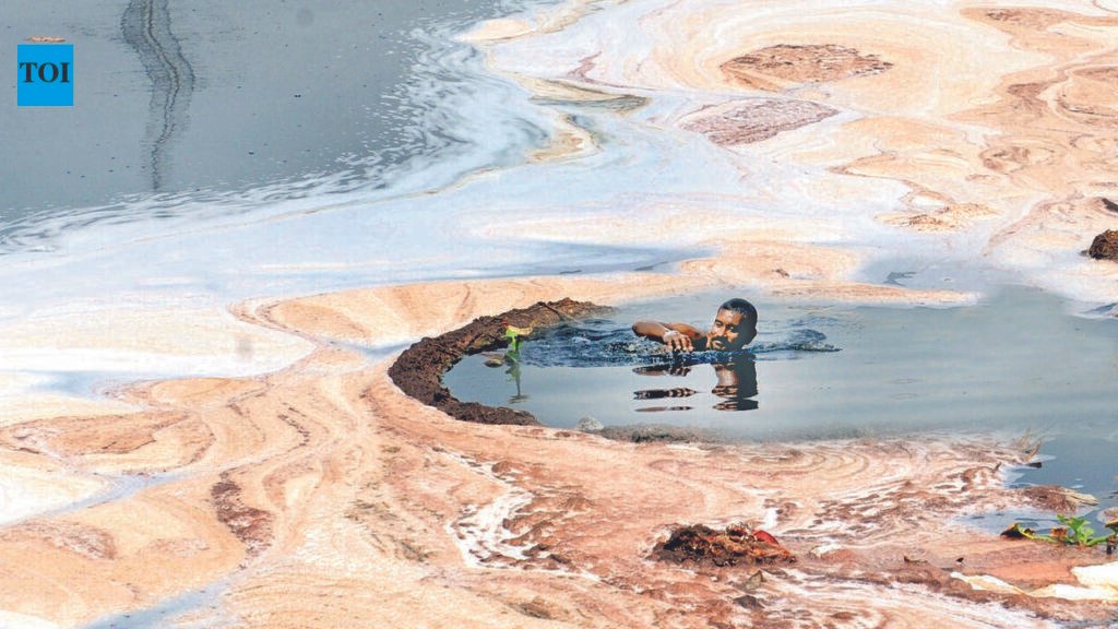 Illegal dyeing units flushing chemical cocktail into Yamuna in Ghaziabad | Noida News