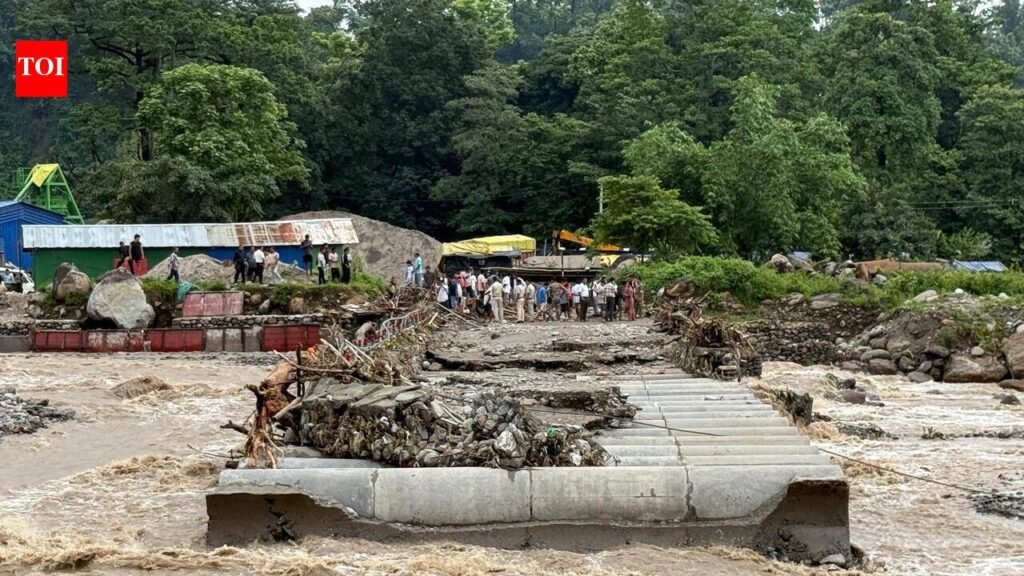 Rains wash away Dudhia Bridge, severs Siliguri-Mirik link | Kolkata News