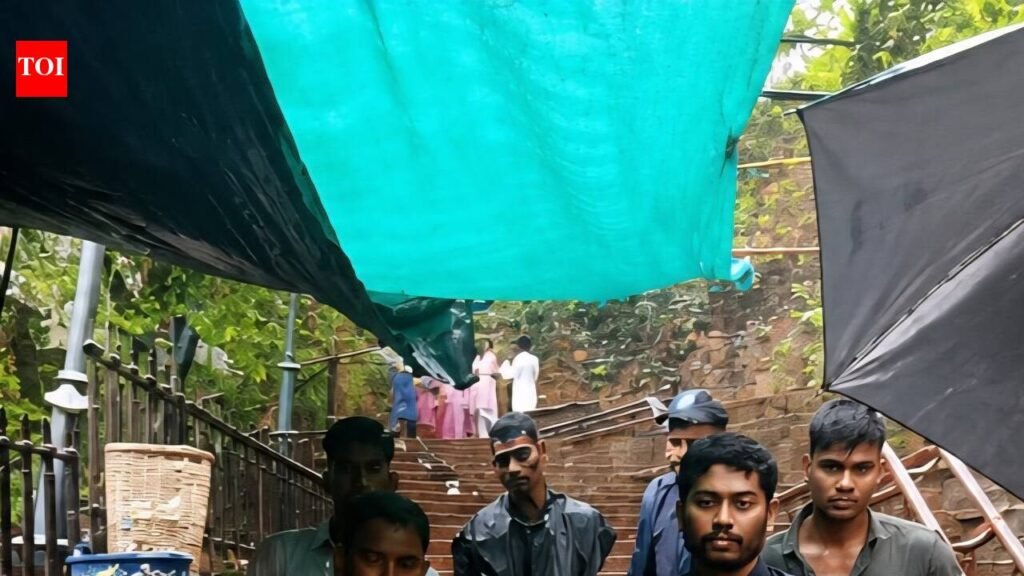 Two pilgrims killed as rain triggers landslide on Pavagadh hill route | Vadodara News