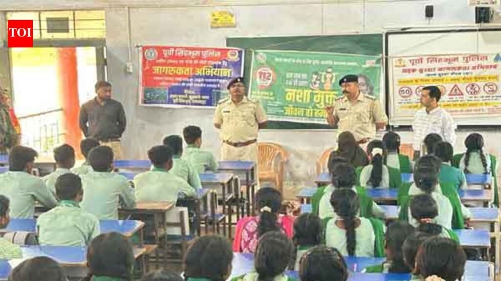 East Singhbhum police mentor rural students on civility, exams | Ranchi News