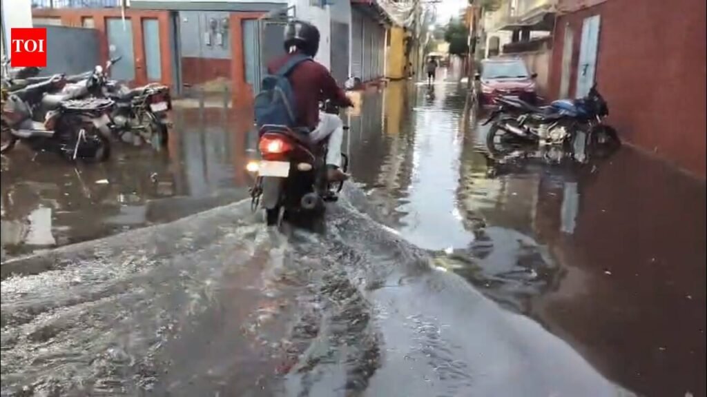 Rain bares waterlogging woes in Cuttack | Bhubaneswar News