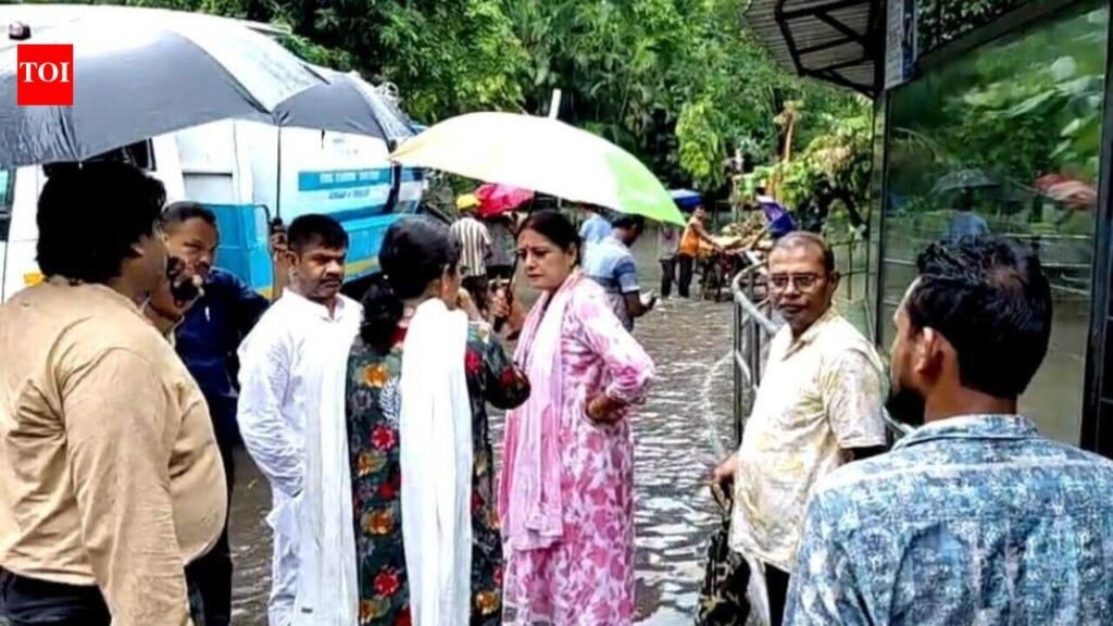 Torrential morning rain, the first heavy spell this monsoon, floods Kol, Salt Lake | Kolkata News