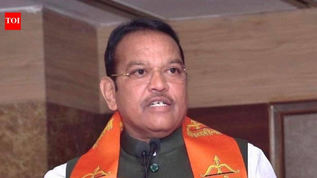 Talks with 6 Sena (UBT) MPs on for a year, some MLAs may switch sides too: Maval MP Barne | Pune News
