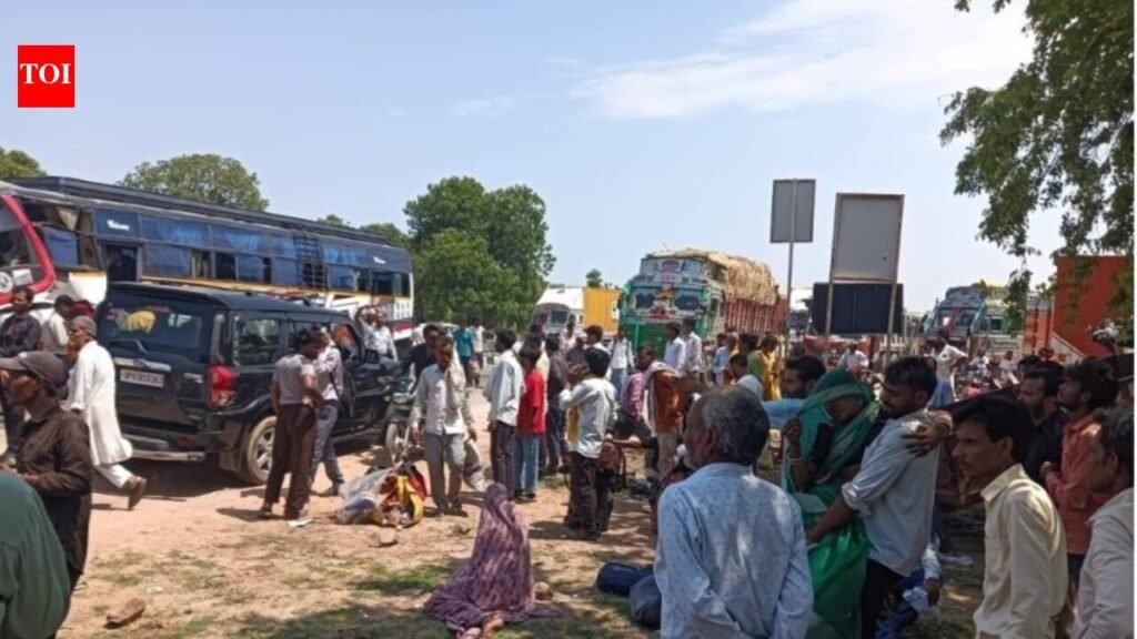 26 injured as speeding bus rams into truck in Jhansi | Kanpur News