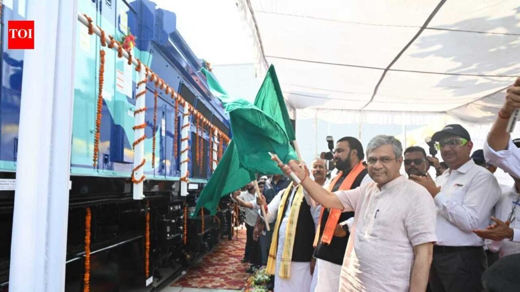 Vaishnaw flags off 51st export locomotive | Patna News