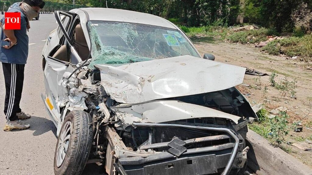 Canter jumps divider after being hit by truck near IFFCO Chowk, rams cab; 4 injured | Gurgaon News