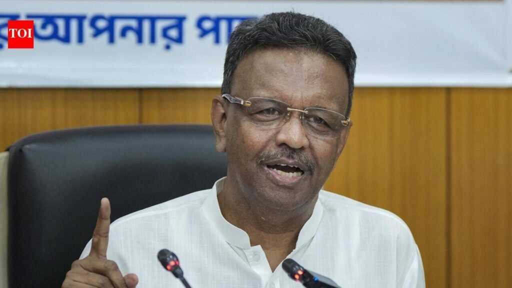 Firhad conducts orientation session for rebel TMC MLAs | Kolkata News