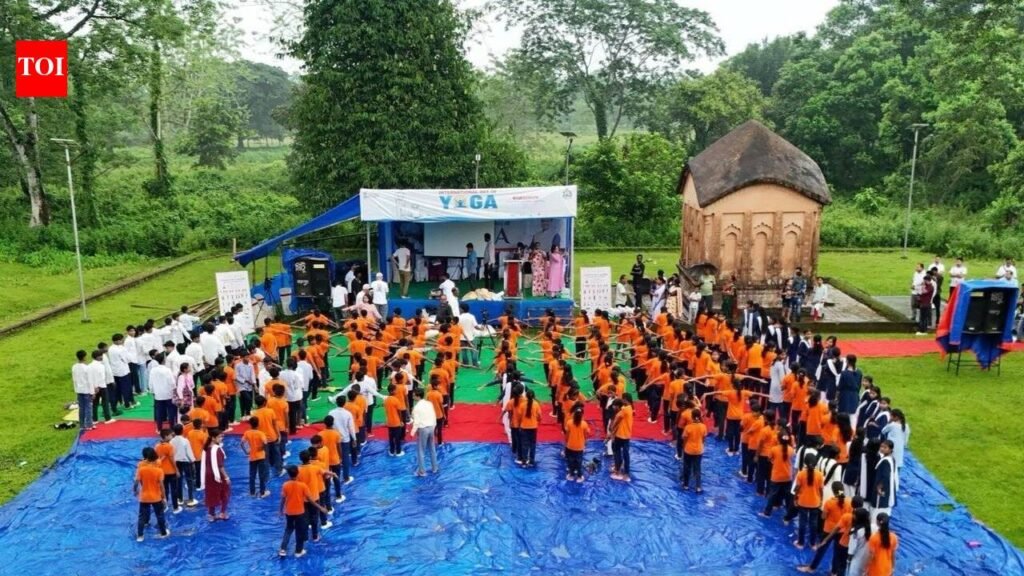Hundreds gather at Khaspur fort for Yoga Day celebrations | Guwahati News