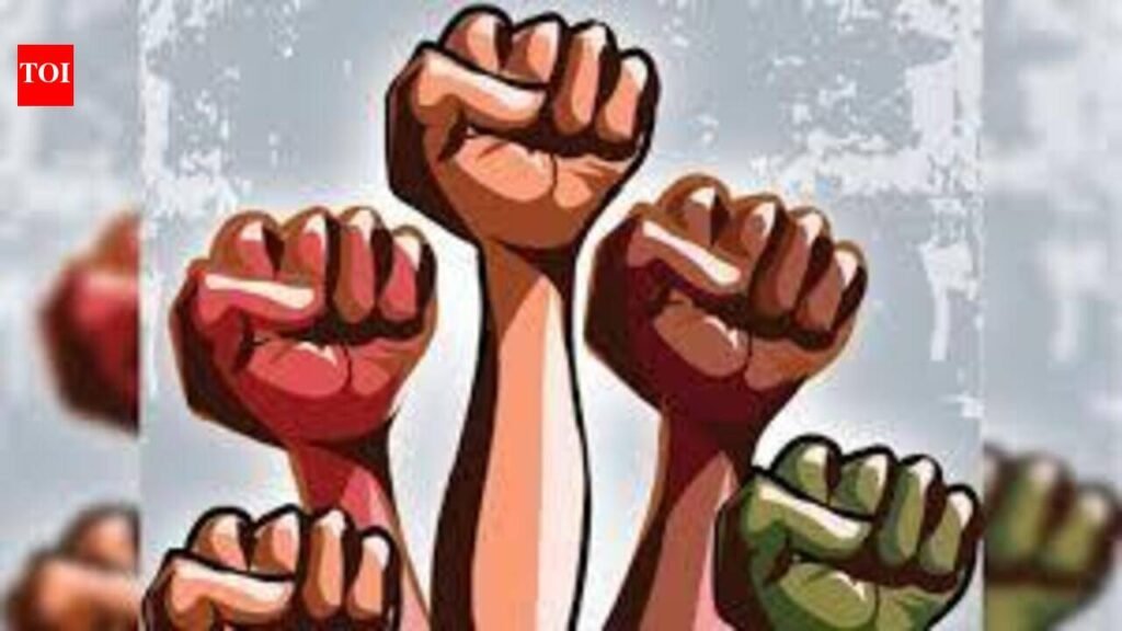RTO clerical staff across Maharashtra intensify stir on seventh day, two-hour sit-in protest on June 22 | Mumbai News