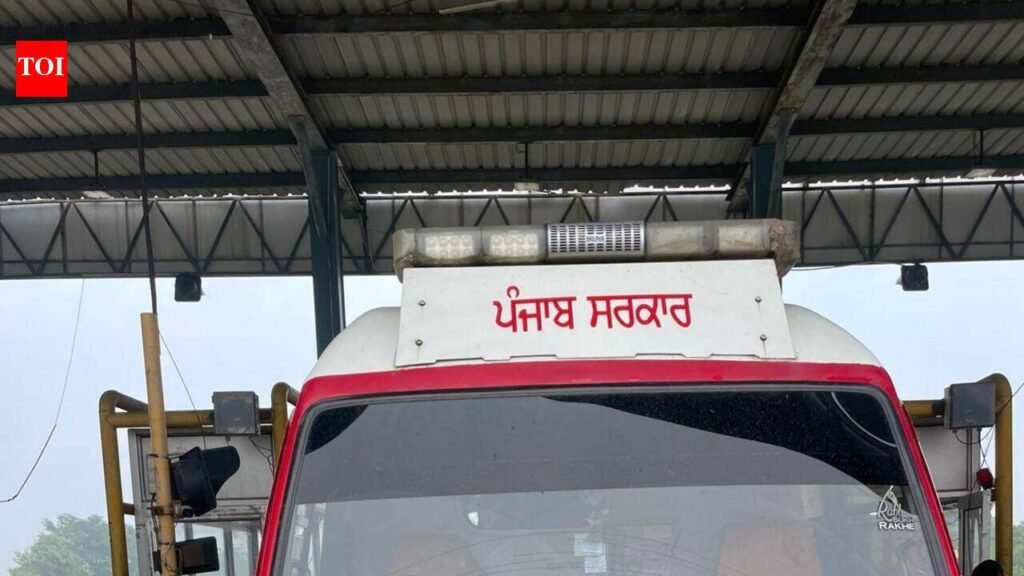 Punjab governor’s convoy ambulance in tollway crash with car in Ludhiana; two hurt. | Ludhiana News