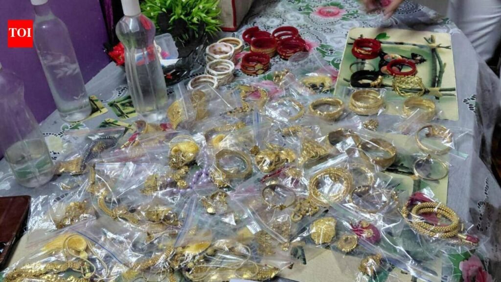 Gold ornaments worth Rs 4.4cr seized from Sabyasachi aide’s home | Kolkata News
