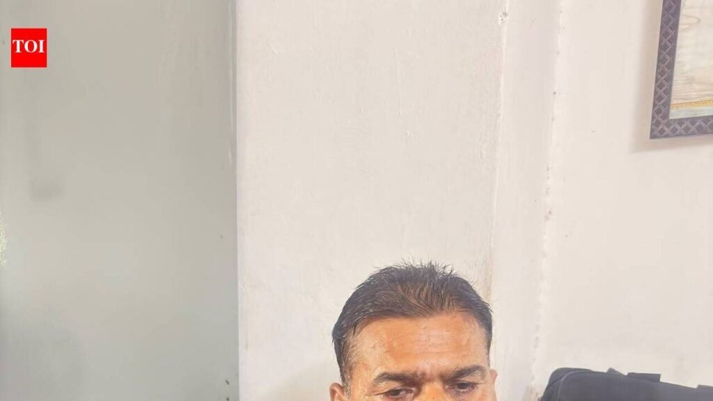 Revenue official held for taking bribe for land measurement | Jaipur News