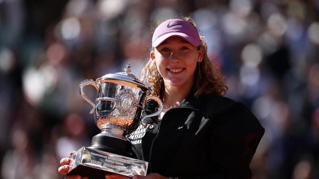 UPDATE 1-Tennis-Andreeva comes of age with Roland Garros triumph over surprise package Chwalinska
