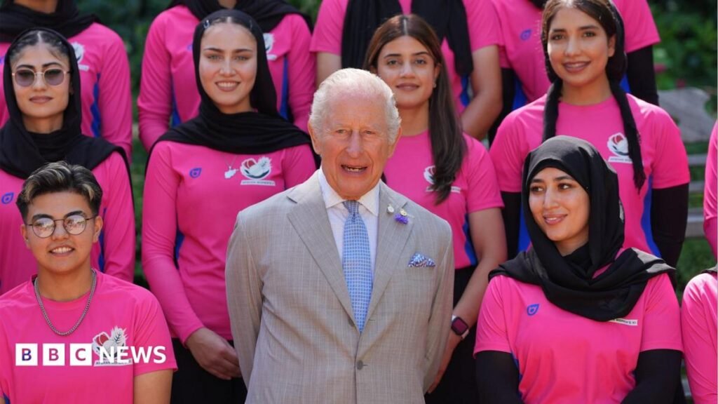 King meets women’s cricket team that is not allowed to exist