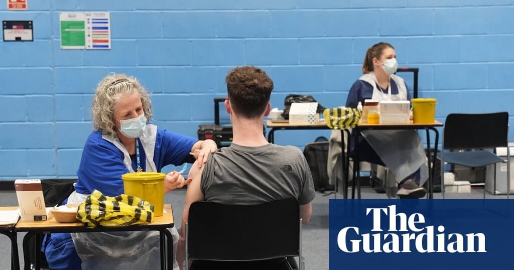 UK school leavers and new students to be offered meningitis B vaccine | Vaccines and immunisation