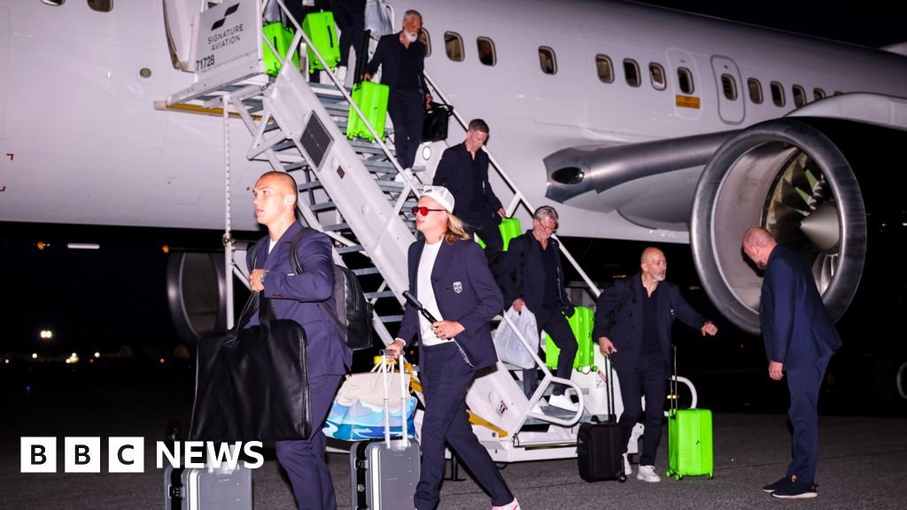 World Cup teams start arriving in North America