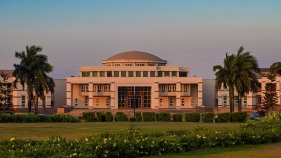 BITS Pilani partners with Axis Bank to establish ₹100 crore research, technology and innovation park in Hyderabad