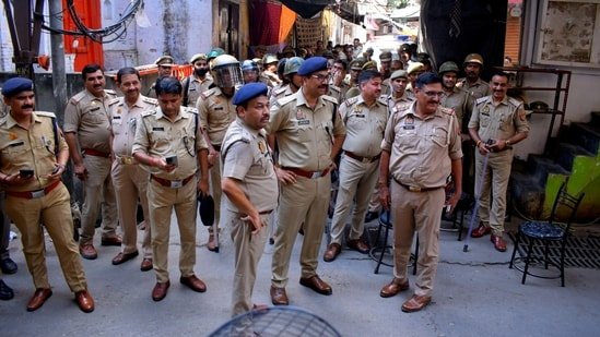 UP Police Constable Exam 2026 begins today, check exam pattern, admit card link, dress code and guidelines here