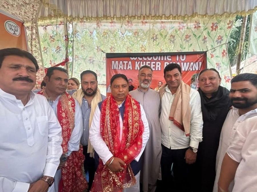 BJP Leaders Offer Prayers at Kheer Bhawani Shrine