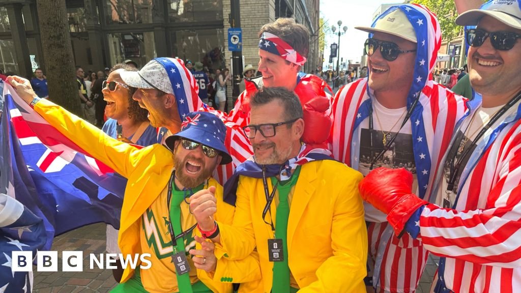 World Cup fans react to US defeating Australia in knockout round