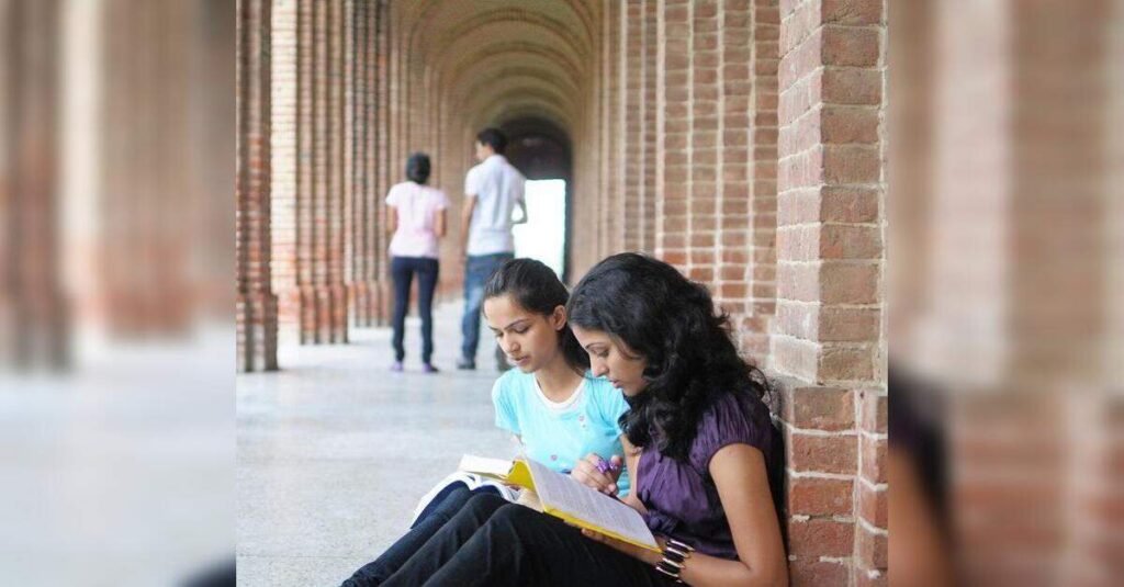FYJC students can now switch streams, subjects, medium & colleges online after admissions, ETEducation