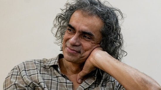 Quote of the day by Imtiaz Ali: ‘The journey will not get over. Please choose now as the moment that you want to enjoy’