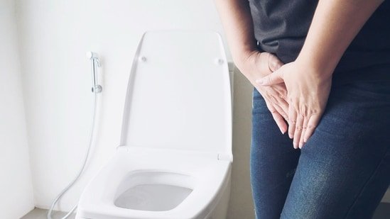 Holding urine at work? Oncologist shares why this habit may seriously affect bladder health
