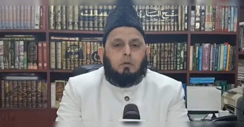 UP Government Makes Aadhaar-Based Biometric Attendance Mandatory in Madrasas, Muslim Clerics Praise Initiative, ETEducation
