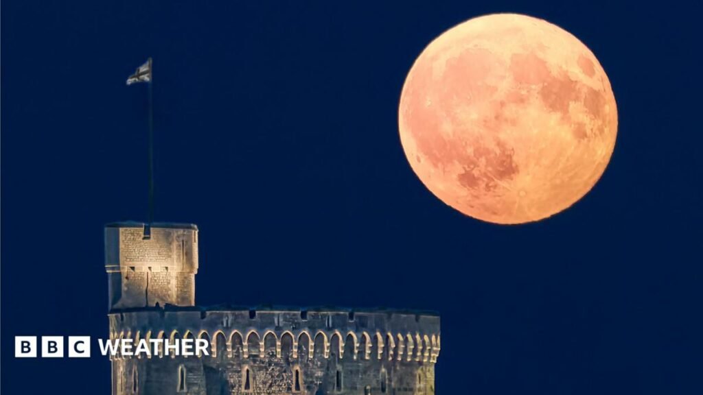 Photos capture stunning July full Buck Moon over the UK