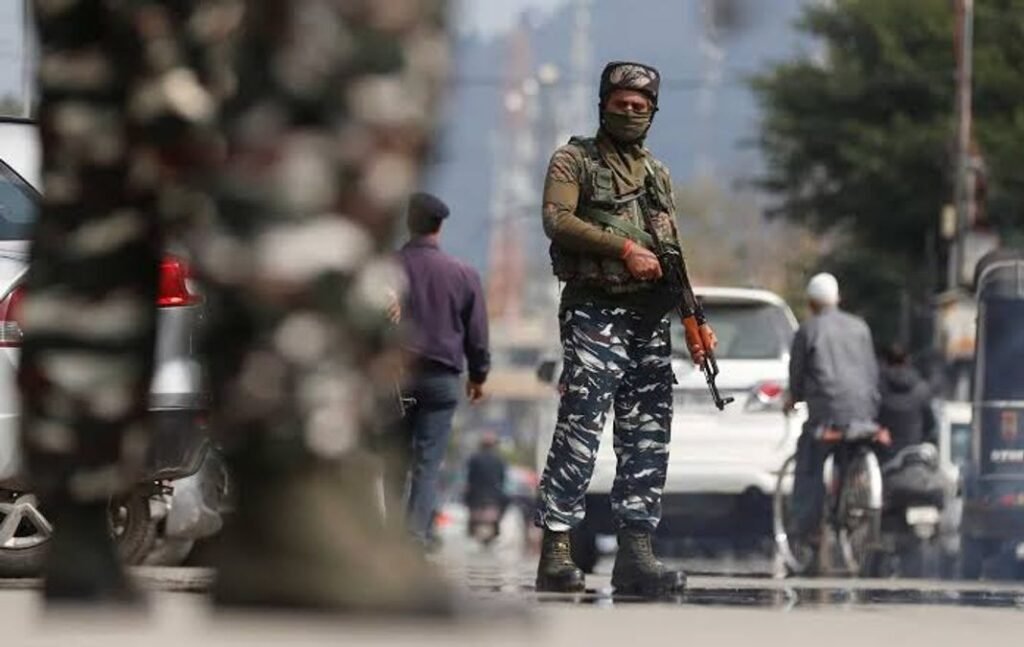 Security Beefed Up Across Handwara, 100s of Suspected OGWs Detained After Anantnag Cop Killing
