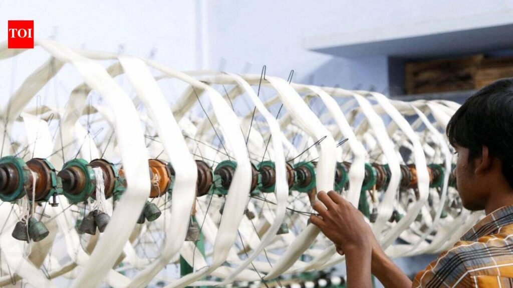 K’taka sericulture commissioner urges wider adoption of lab innovations | Mysuru News
