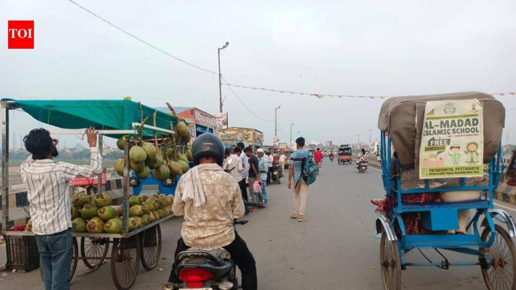 Bridge over Falgu turns into a bustling bazar, puts lives at risk | Patna News