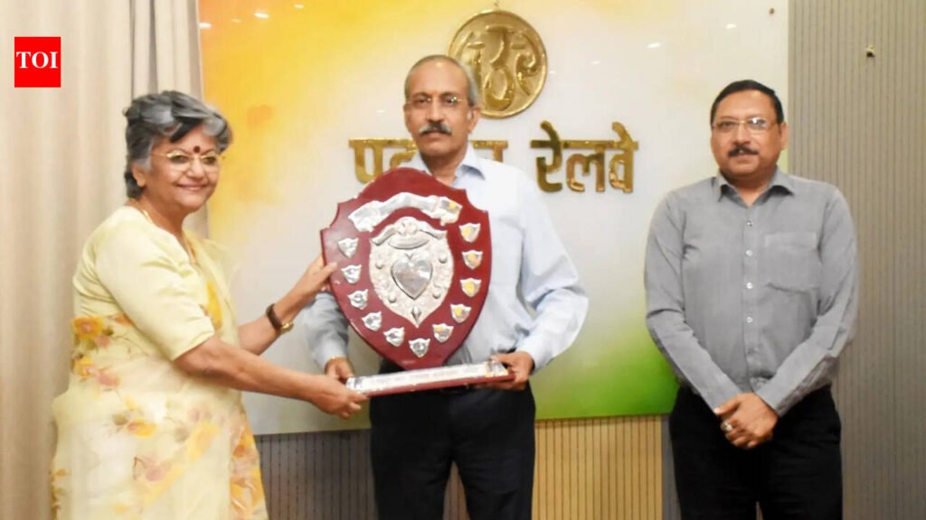 Seminar held to promote Hindi in all central govt work | Varanasi News