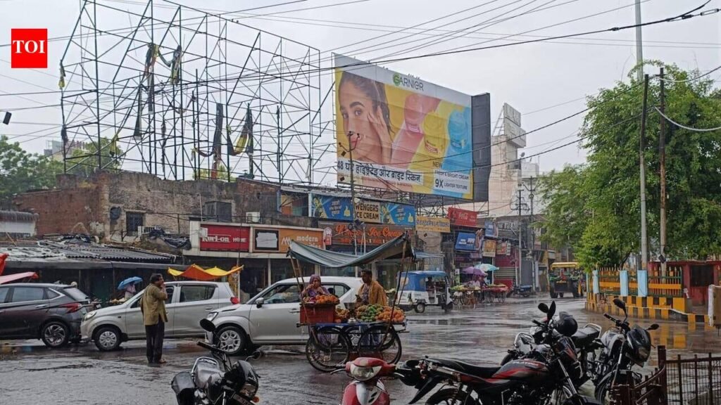 Scorching city likely to get heavy rain, gusty winds today | Kanpur News