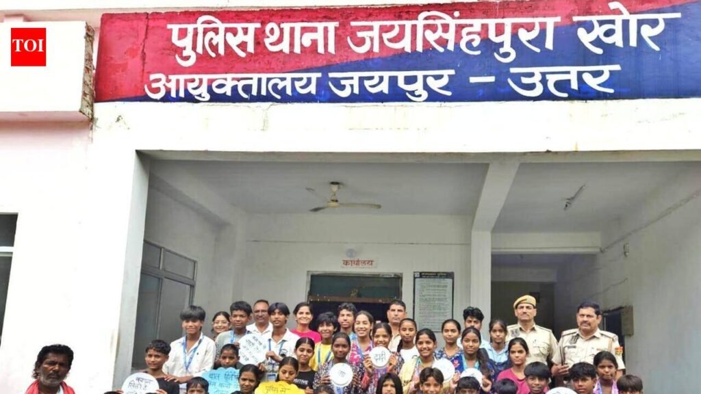 Children visit Jaipur police station to shed fear, learn protection rights | Jaipur News